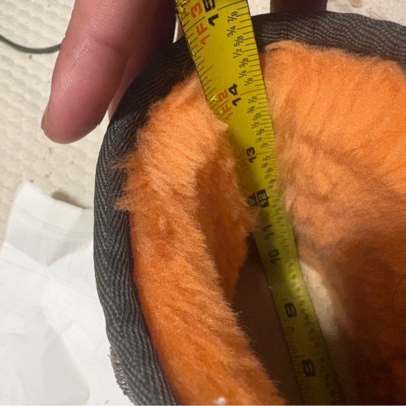 UGG Classic Street Graffiti Mini Ankle Boot EUC Womens Size 9 SN1105443 - Picture 11 of 11